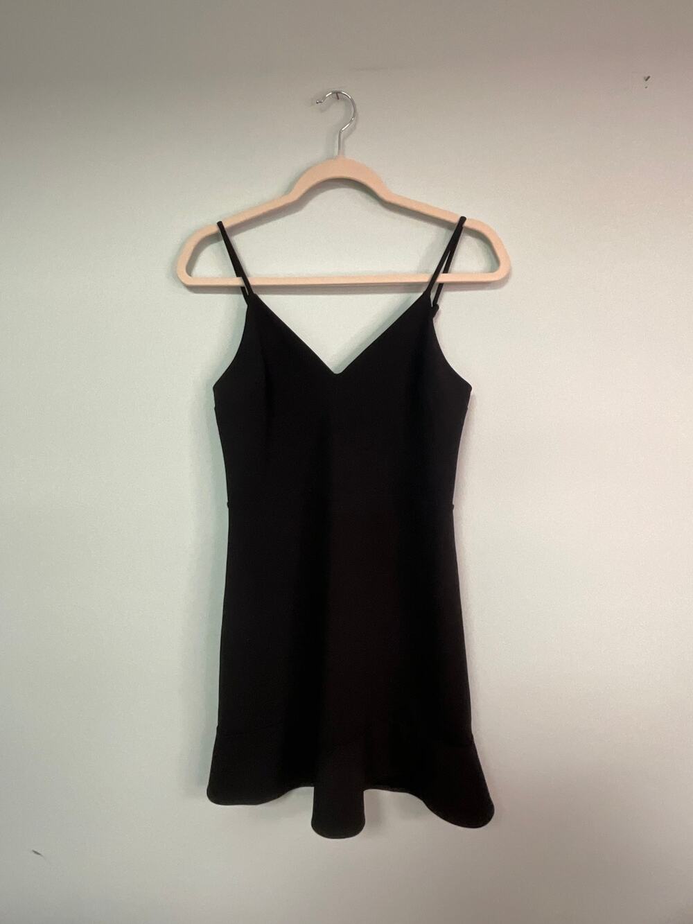 EUC! Express V-Neck Mini Straight Dress - Black - Size Small